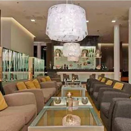 Отель Hilton Helsinki Airport 4*