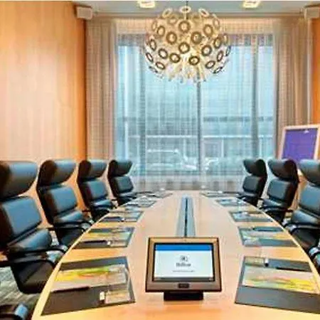 Hilton Helsinki Airport Hotel 4*