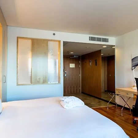 Hilton Helsinki Airport 4*