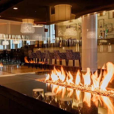 Hilton Helsinki Airport Hotel 4*