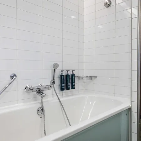 Hilton Helsinki Airport 4*