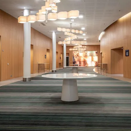 Отель Hilton Helsinki Airport Вантаа