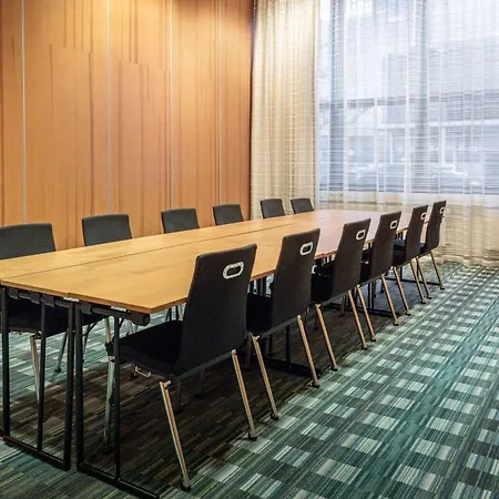 Hilton Helsinki Airport 4*