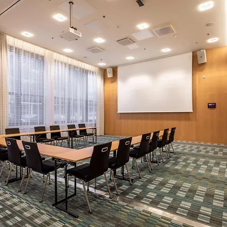 Hilton Helsinki Airport Отель Вантаа
