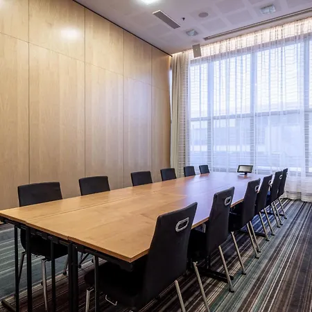 Отель Hilton Helsinki Airport 4*