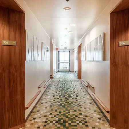 Hilton Helsinki Airport Hotel 4*