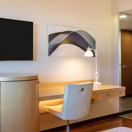 Отель Hilton Helsinki Airport