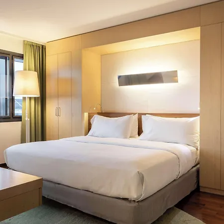 Hilton Helsinki Airport 4*