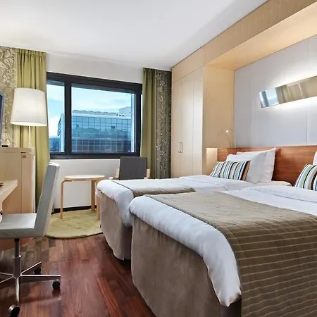 Hilton Helsinki Airport Отель Вантаа