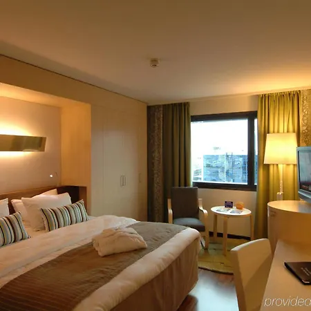 Hilton Helsinki Airport 4*