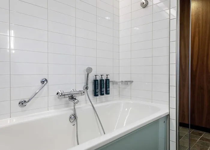 Hilton Helsinki Airport 4*