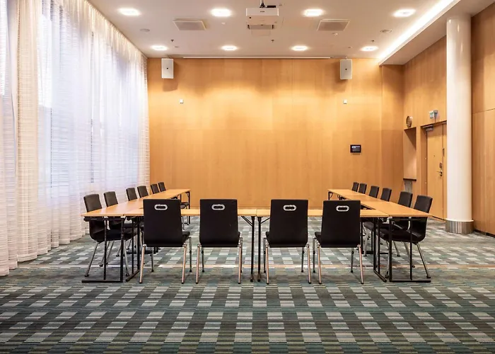 Отель Hilton Helsinki Airport 4*