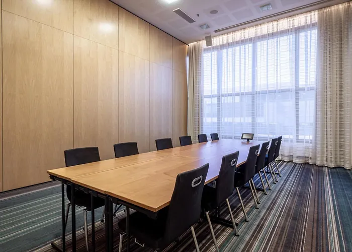 Отель Hilton Helsinki Airport 4*