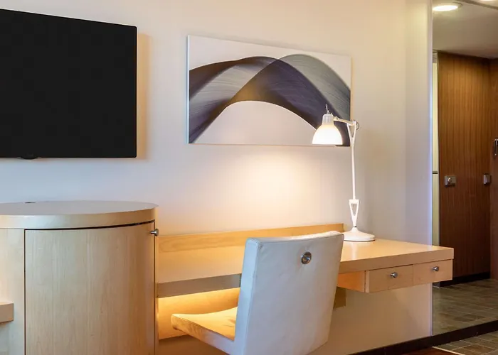 Отель Hilton Helsinki Airport