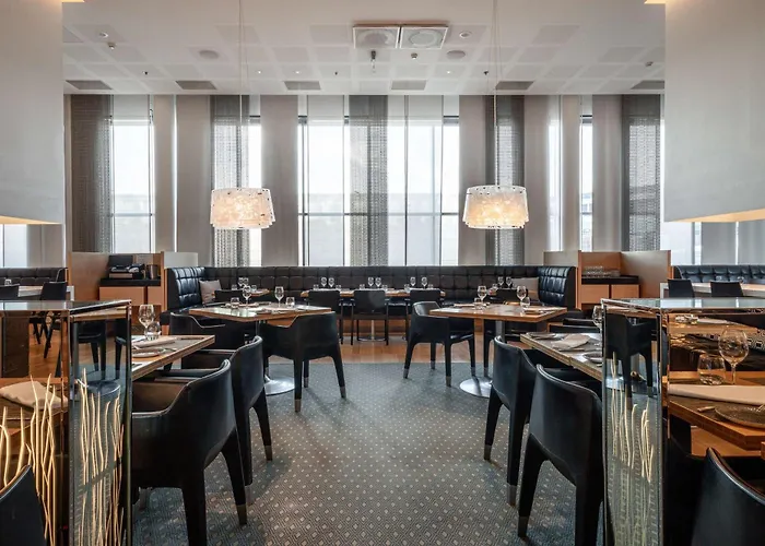 Hilton Helsinki Airport Отель 4*