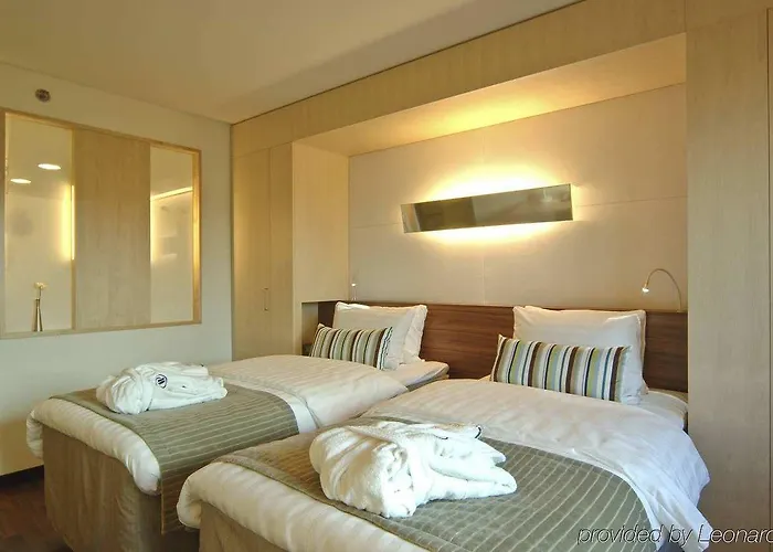 Hilton Helsinki Airport Отель
